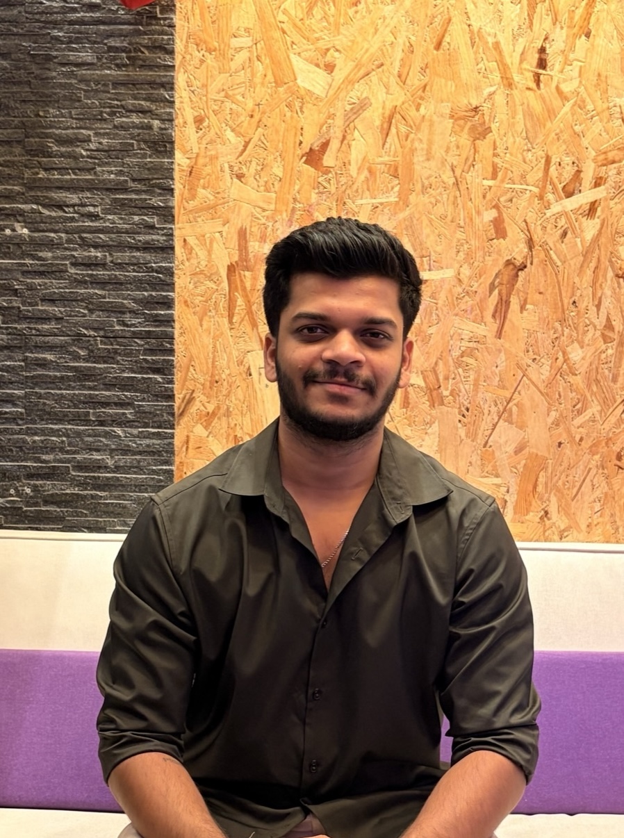 Siddhant Khot, Social Media Manager